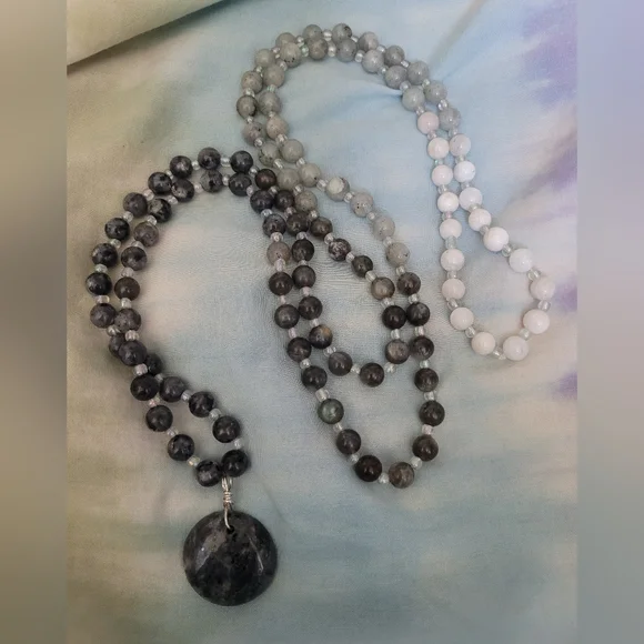 New moon mala - Picture 1 of 2
